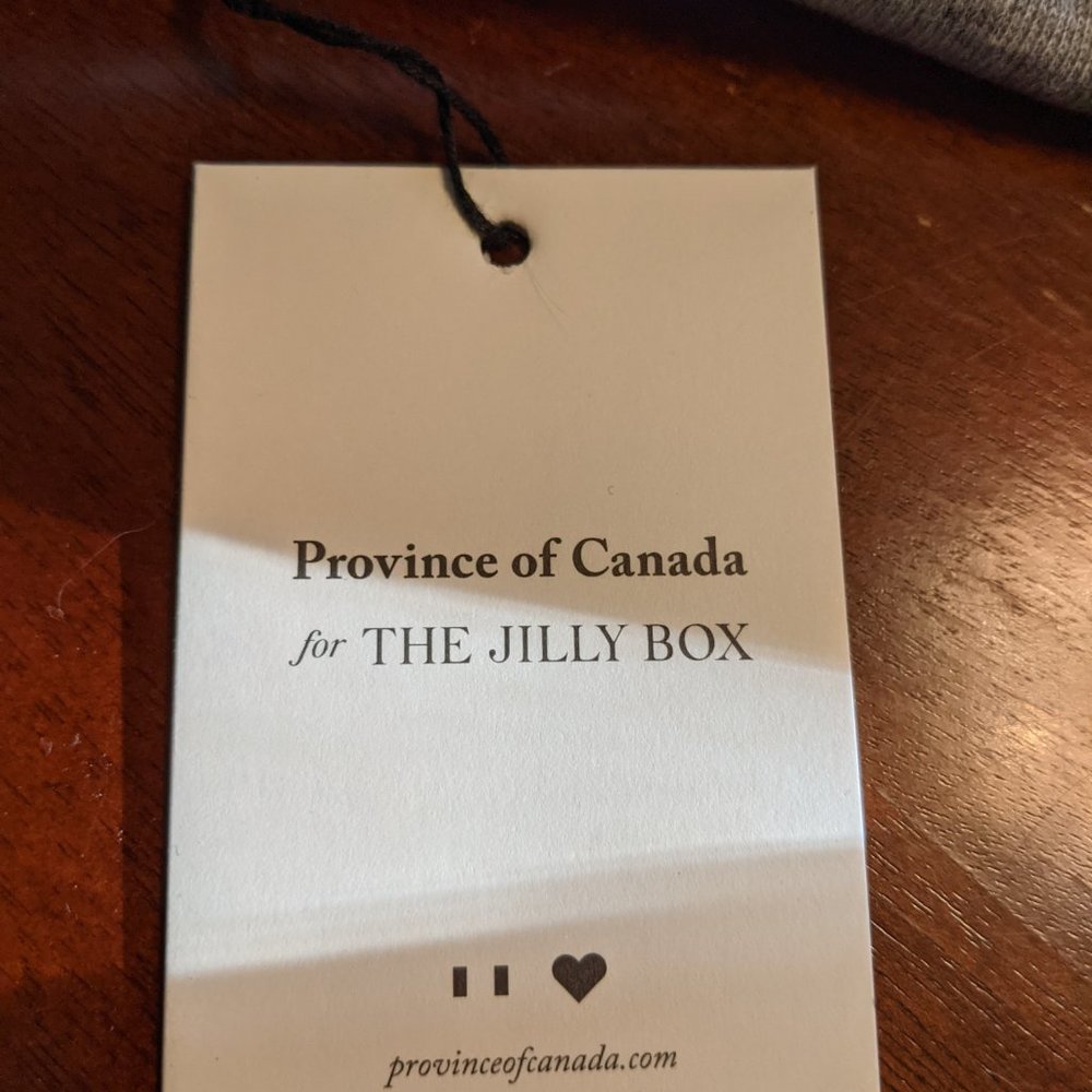 Items from Fall 2022 Jilly Box - Picture 4 of 5